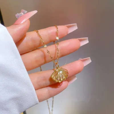 Fashionable Shell Pearl Golden Necklace 